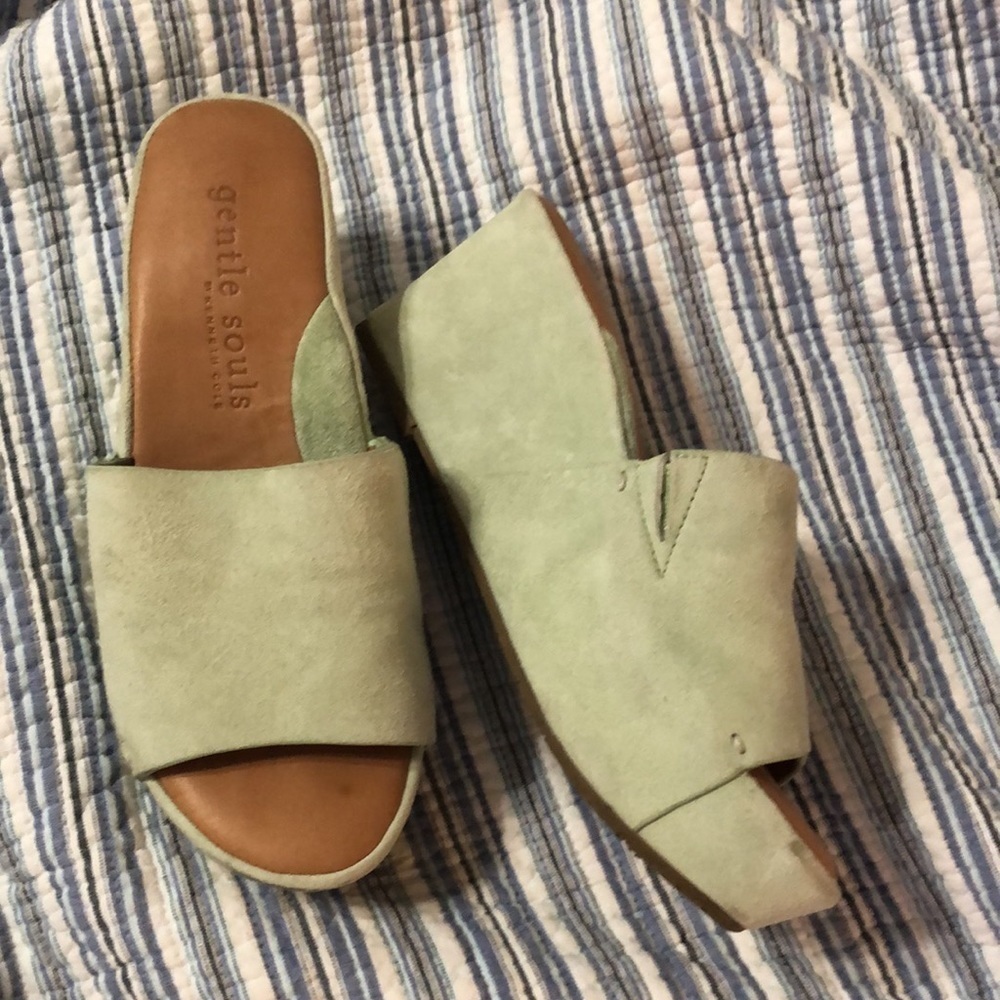 Beautiful mint green wedges